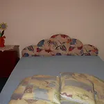 Babarczi Ueduelohaz Apartment