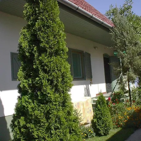 Babarczi Ueduelohaz Lejlighed