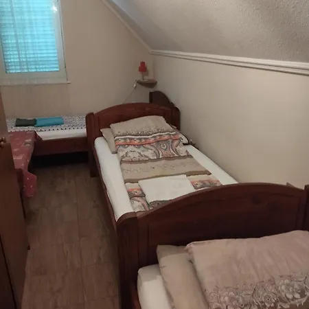 Babarczi Ueduelohaz Appartement *